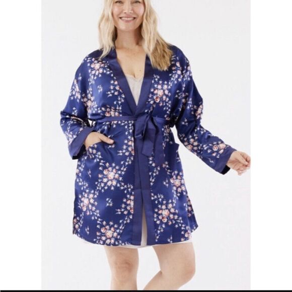 Morgan Lane for FabFitFun Floral Allie Satin Robe Size S/M Navy Blue Rose - Picture 1 of 6